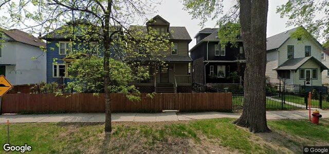 Larawan ng 584 Warsaw Avenue sa Winnipeg, Manitoba