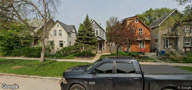 Larawan ng 633 Warsaw Avenue sa Winnipeg, Manitoba