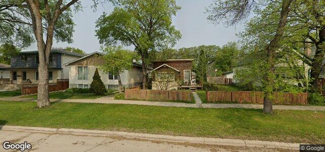 Larawan ng 681 Lorette Avenue sa Winnipeg, Manitoba
