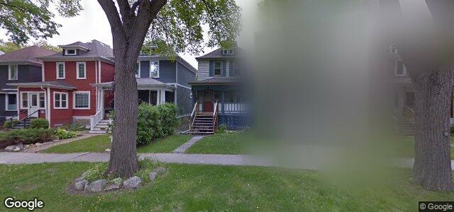 Larawan ng 692 Warsaw Avenue sa Winnipeg, Manitoba