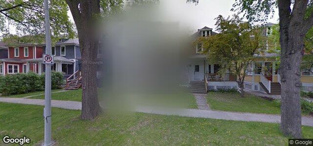 Larawan ng 694 Warsaw Avenue sa Winnipeg, Manitoba