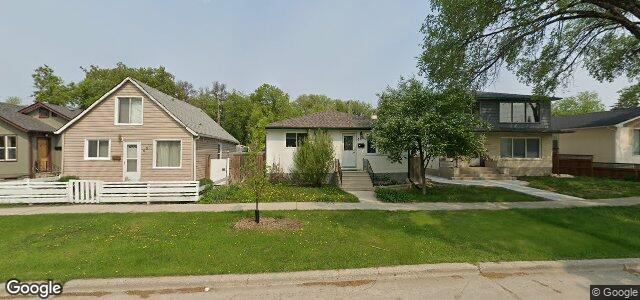 Photo of 695 Lorette Avenue in Winnipeg, Manitoba