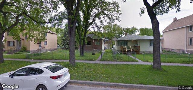 Larawan ng 697 Warsaw Avenue sa Winnipeg, Manitoba