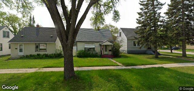 Larawan ng 702 Lorette Avenue sa Winnipeg, Manitoba