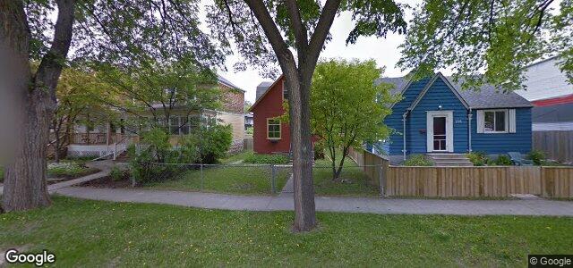 Larawan ng 704 Warsaw Avenue sa Winnipeg, Manitoba