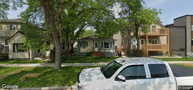 Larawan ng 725 Lorette Avenue sa Winnipeg, Manitoba