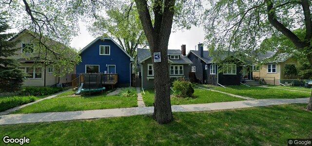 Larawan ng 740 Warsaw Avenue sa Winnipeg, Manitoba
