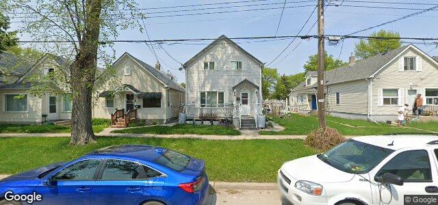 Larawan ng 741 Scotland Avenue sa Winnipeg, Manitoba