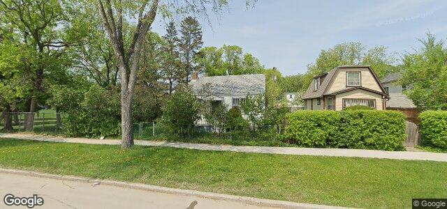 Larawan ng 745 Lorette Avenue sa Winnipeg, Manitoba