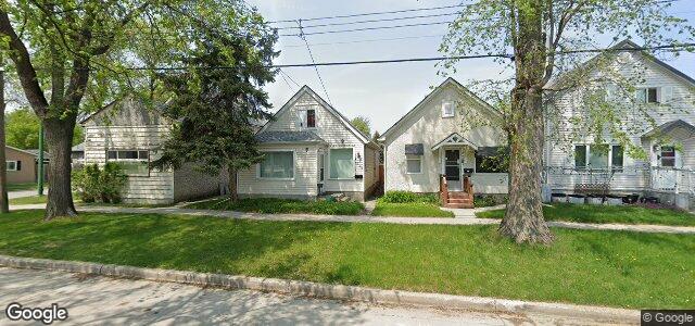 Photo of 745 Scotland Avenue in Winnipeg, Manitoba