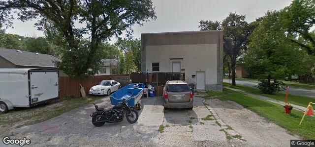 Larawan ng 802 Lorette Avenue sa Winnipeg, Manitoba