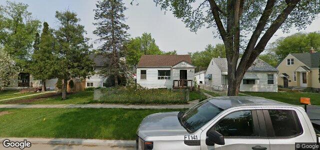 Larawan ng 829 Lorette Avenue sa Winnipeg, Manitoba
