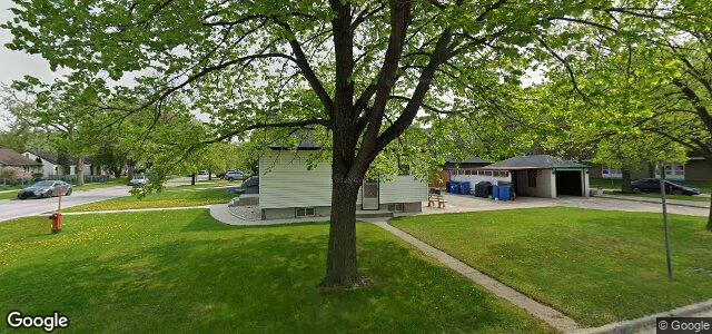 Larawan ng 856 Lorette Avenue sa Winnipeg, Manitoba