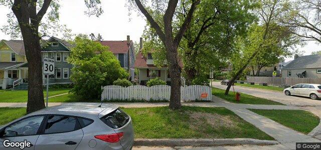 Larawan ng 870 Warsaw Avenue sa Winnipeg, Manitoba