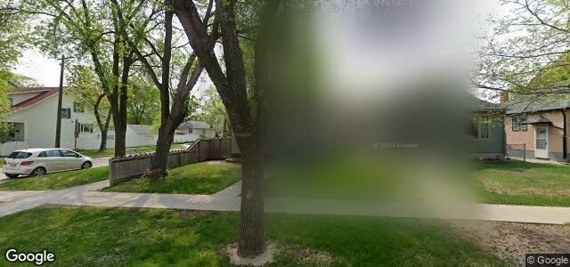 Larawan ng 880 Warsaw Avenue sa Winnipeg, Manitoba