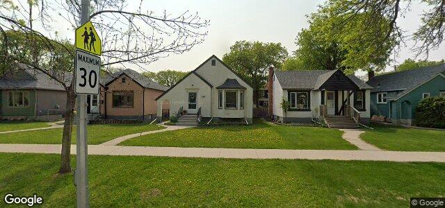 Larawan ng 888 Warsaw Avenue sa Winnipeg, Manitoba