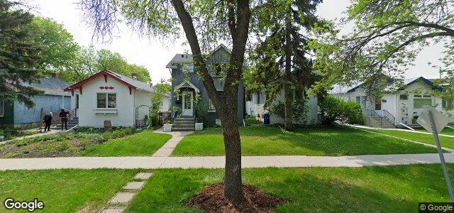 Larawan ng 896 Warsaw Avenue sa Winnipeg, Manitoba