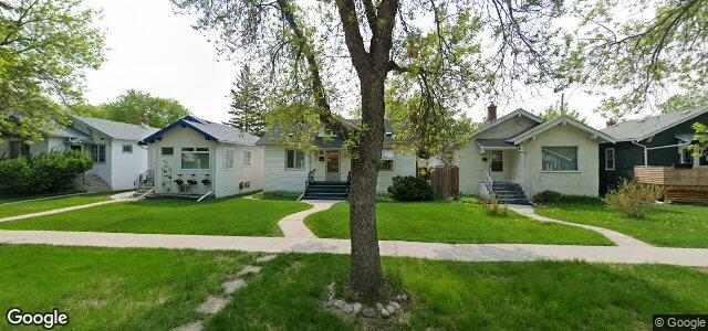 Larawan ng 902 Warsaw Avenue sa Winnipeg, Manitoba