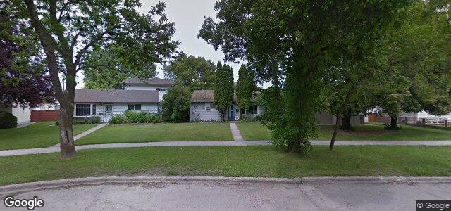Photo of 390 Kent Road in Winnipeg, Manitoba