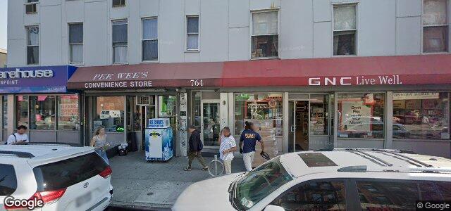 Larawan ng 764 Manhattan Avenue sa Winnipeg, Manitoba