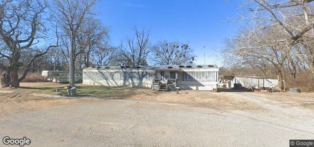 Larawan ng 810 Beach Avenue sa Winnipeg, Manitoba