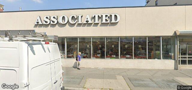 Larawan ng 812 Manhattan Avenue sa Winnipeg, Manitoba