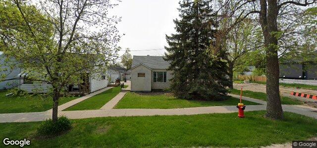 Photo of 818 Weatherdon Avenue in Winnipeg, Manitoba