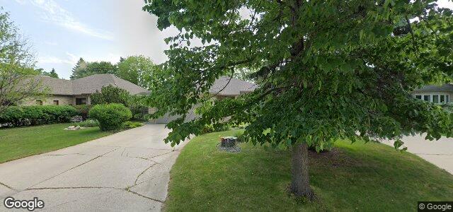 Larawan ng 102 Donnington Road sa Winnipeg, Manitoba