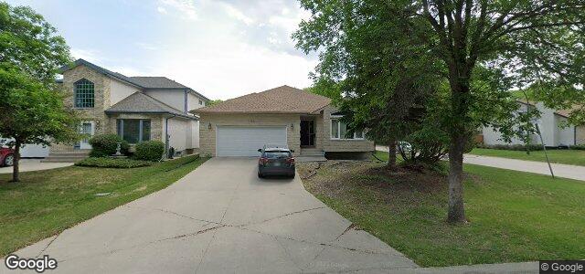 Larawan ng 129 Brittany Drive sa Winnipeg, Manitoba