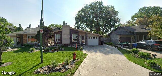 Larawan ng 18 Pinawa Drive sa Winnipeg, Manitoba