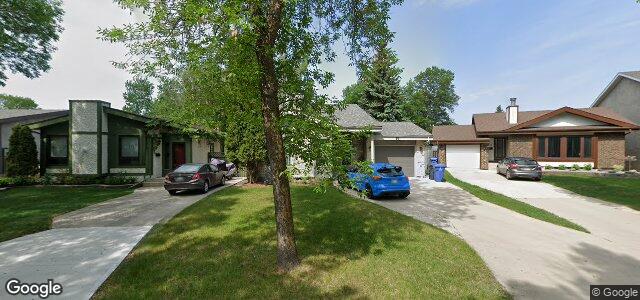 Larawan ng 19 Woodview Bay sa Winnipeg, Manitoba