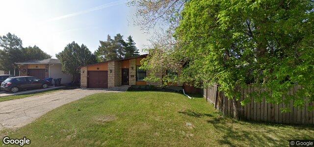Larawan ng 30 Beauchemin Avenue sa Winnipeg, Manitoba
