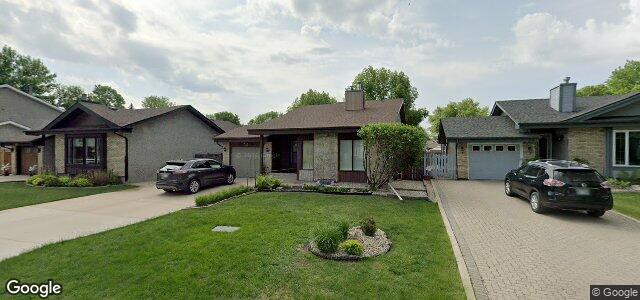 Larawan ng 42 Woodview Bay sa Winnipeg, Manitoba