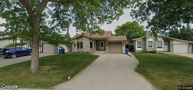 Larawan ng 51 Woodview Bay sa Winnipeg, Manitoba