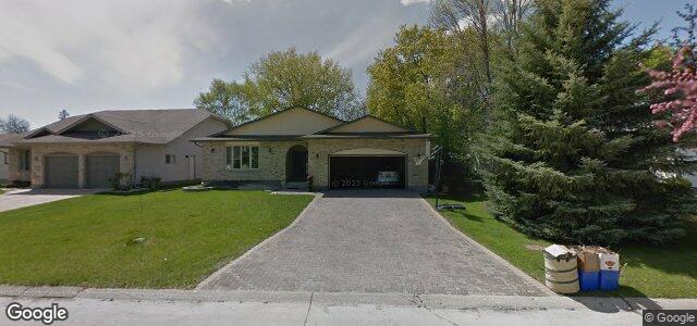 Larawan ng 74 Apex Street sa Winnipeg, Manitoba