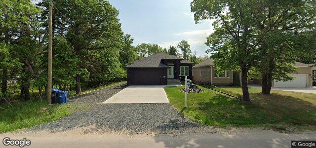 Larawan ng 747 Elmhurst Road sa Winnipeg, Manitoba