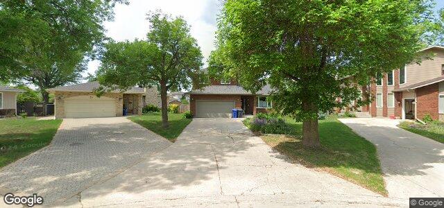 Larawan ng 75 Brittany Drive sa Winnipeg, Manitoba