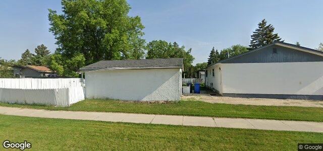 Larawan ng 854 Laxdal Road sa Winnipeg, Manitoba