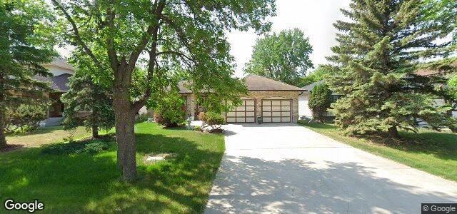 Larawan ng 110 Deerpark Drive sa Winnipeg, Manitoba