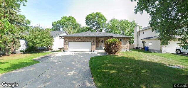 Larawan ng 111 Deerpark Drive sa Winnipeg, Manitoba
