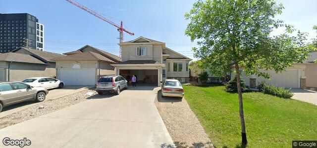 Larawan ng 100 Shore Street sa Winnipeg, Manitoba