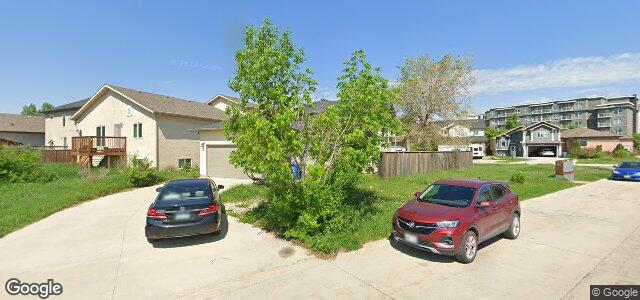 Larawan ng 105 Shore Street sa Winnipeg, Manitoba