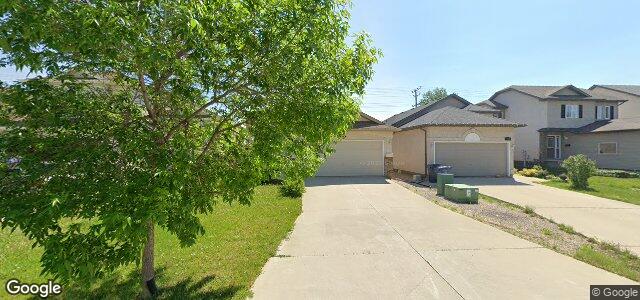 Larawan ng 106 Shore Street sa Winnipeg, Manitoba