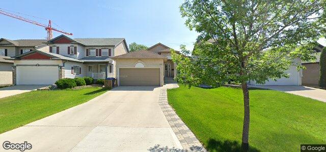 Larawan ng 130 Shore Street sa Winnipeg, Manitoba