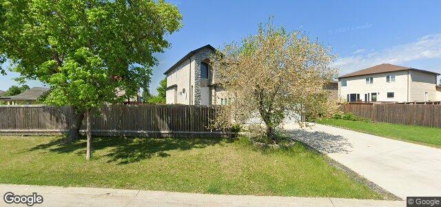 Larawan ng 217 Shore Street sa Winnipeg, Manitoba