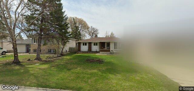 Larawan ng 10 Millikin Road sa Winnipeg, Manitoba