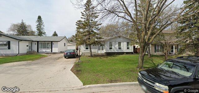 Photo of 103 Acadia Bay in Winnipeg, Manitoba