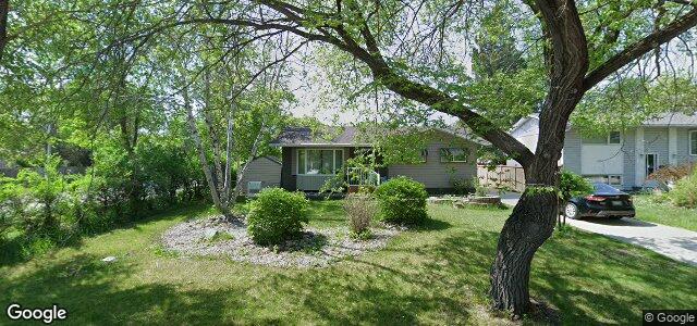 Larawan ng 105 Greyfriars Road sa Winnipeg, Manitoba