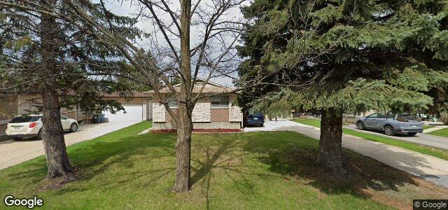 Larawan ng 135 Ryerson Avenue sa Winnipeg, Manitoba