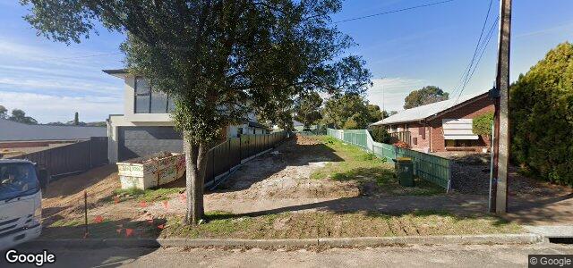 Larawan ng 15 Leeds Avenue sa Winnipeg, Manitoba